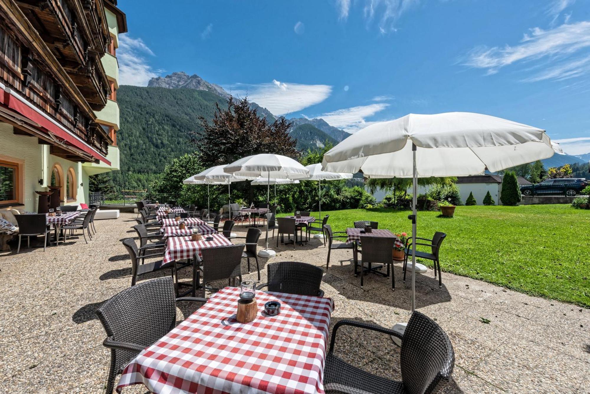 Das Posthaus Stubai&Smart Hotel ฟูลป์เมส ภายนอก รูปภาพ