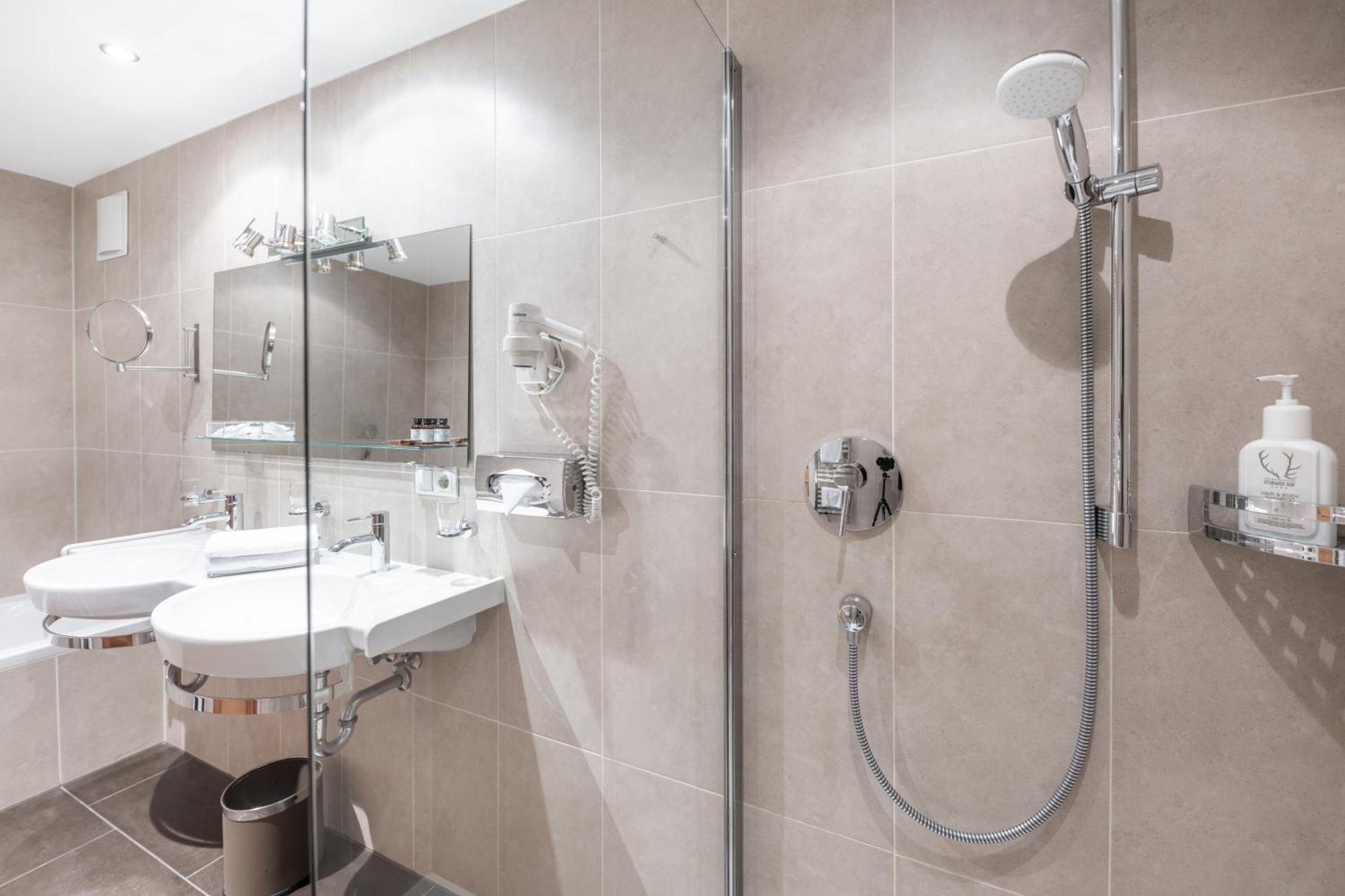 Das Posthaus Stubai&Smart Hotel ฟูลป์เมส ภายนอก รูปภาพ