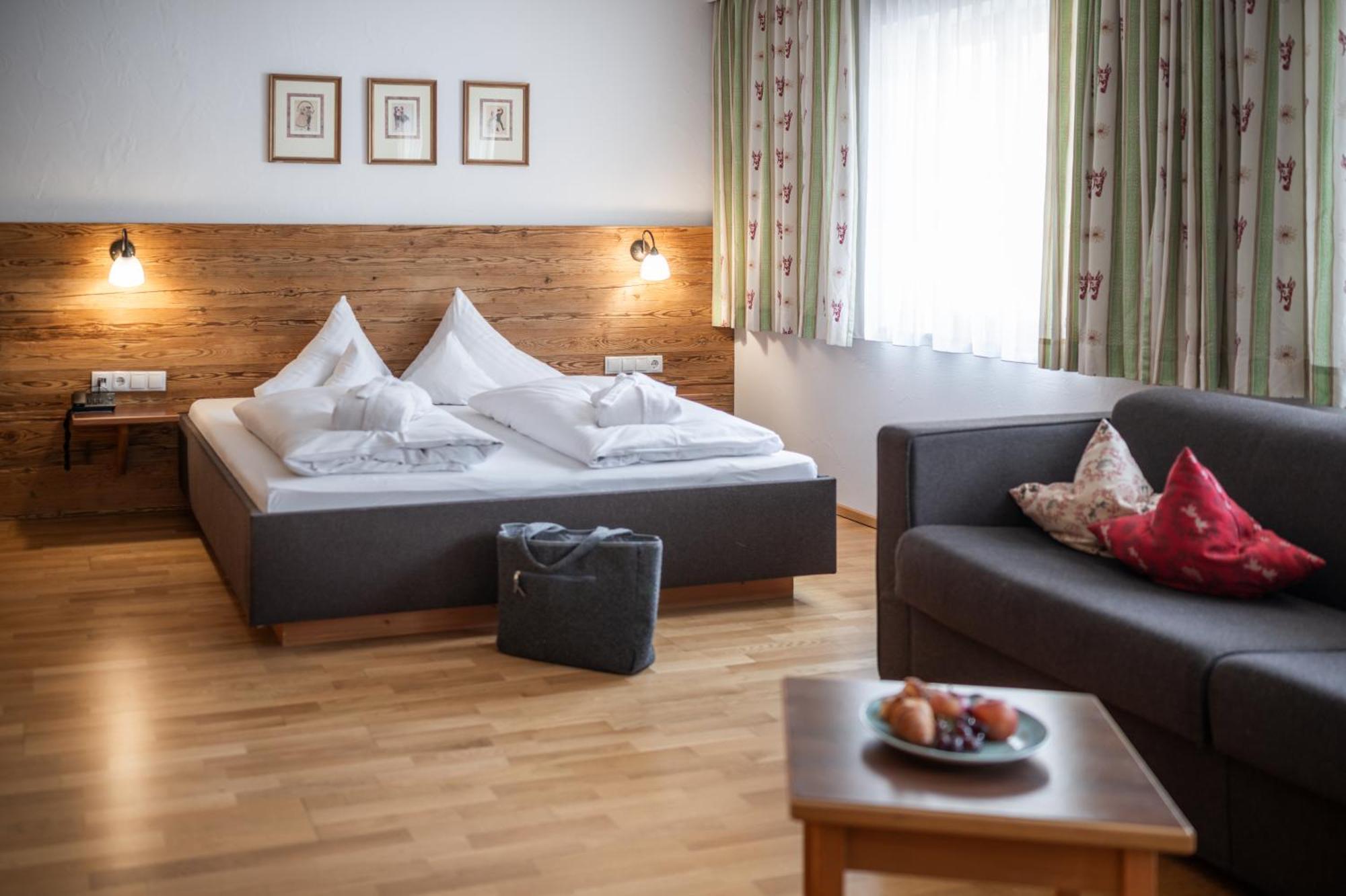 Das Posthaus Stubai&Smart Hotel ฟูลป์เมส ภายนอก รูปภาพ