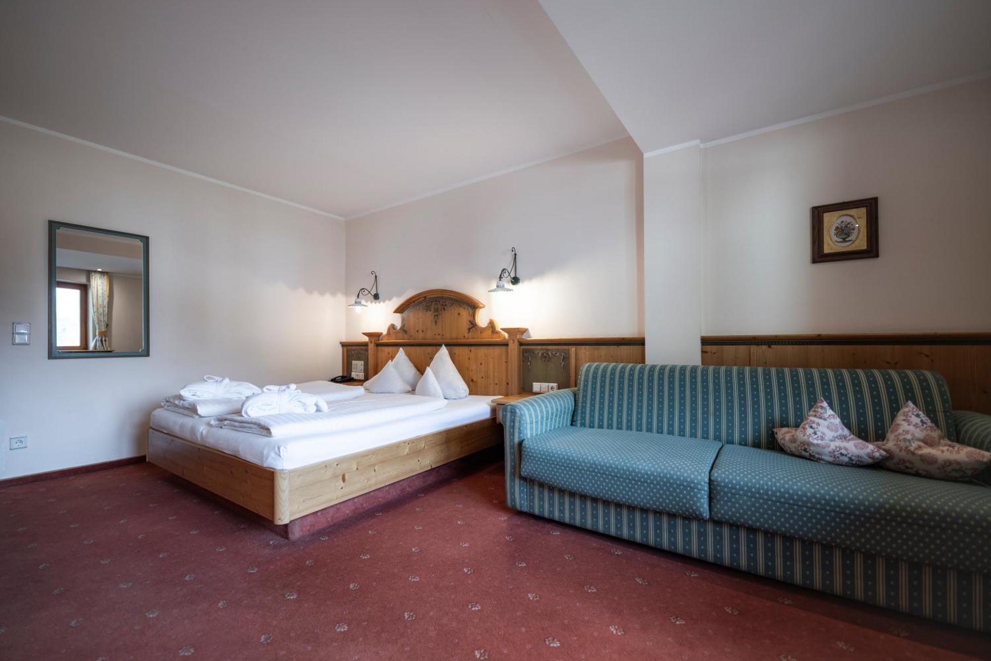 Das Posthaus Stubai&Smart Hotel ฟูลป์เมส ภายนอก รูปภาพ