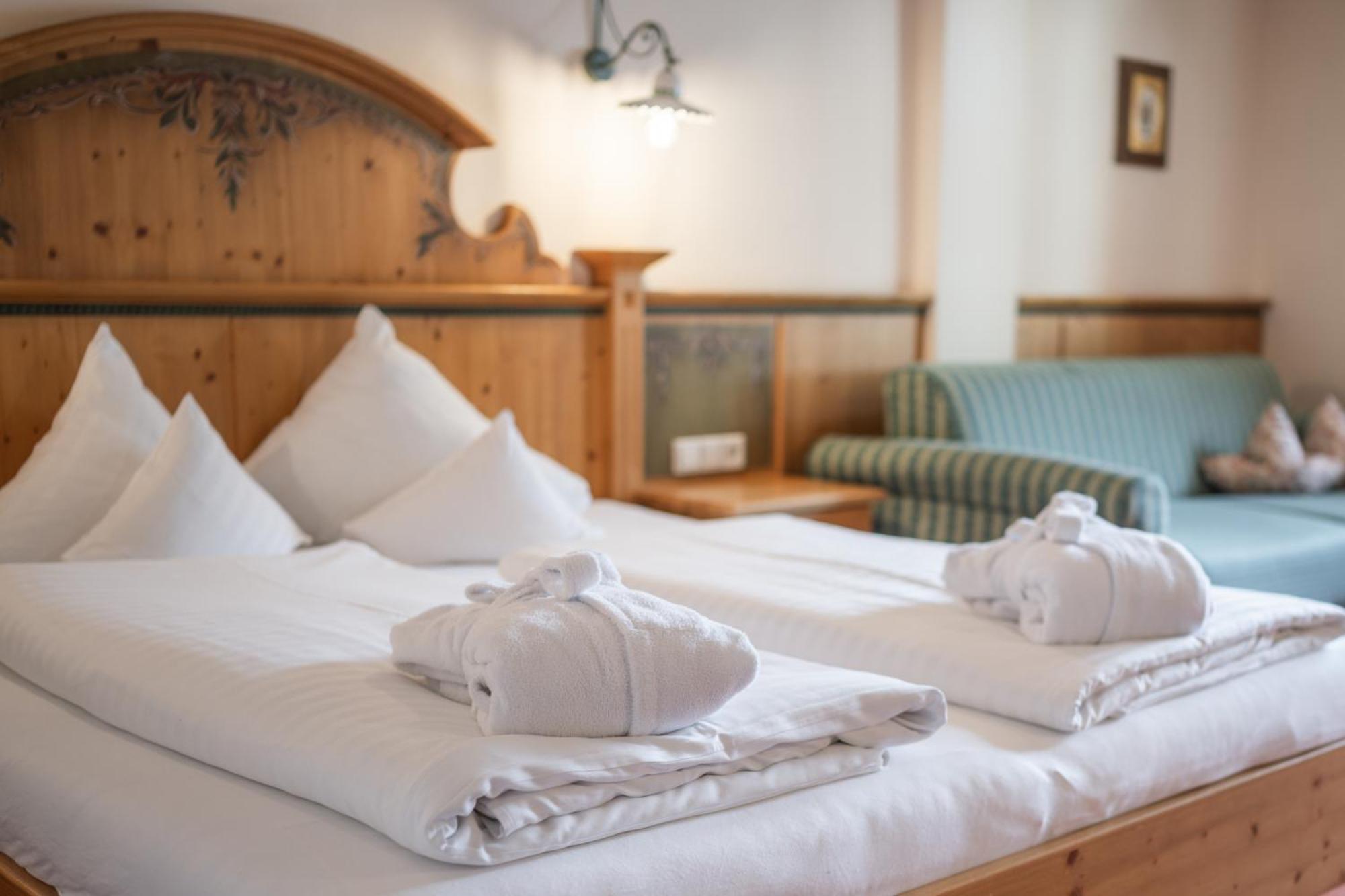 Das Posthaus Stubai&Smart Hotel ฟูลป์เมส ภายนอก รูปภาพ