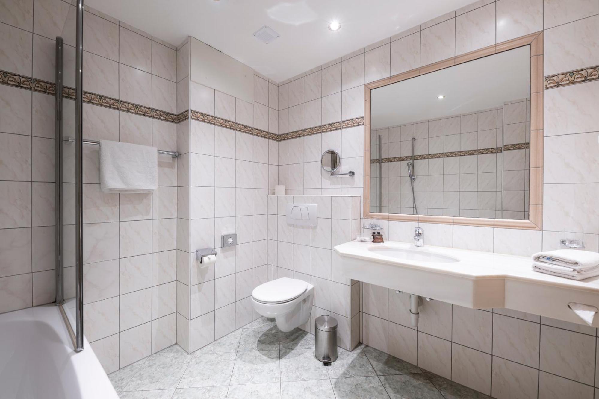 Das Posthaus Stubai&Smart Hotel ฟูลป์เมส ภายนอก รูปภาพ